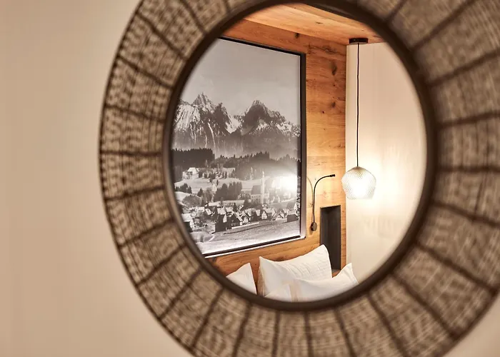 Hotel Gsteig 4*