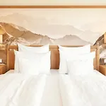 Hotel Gsteig 4*