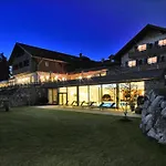 Hotel Gsteig 4*