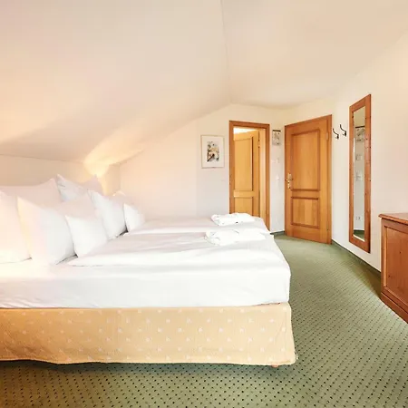 Hotel Auf Der Gsteig Gmbh 4*