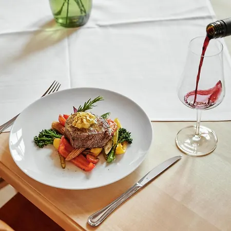 Auf Der Gsteig Gmbh Hotel 4*