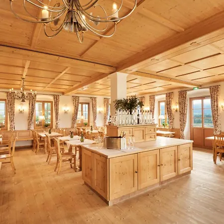 Hotel Auf Der Gsteig Gmbh 4*