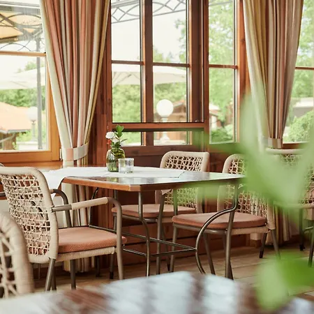 Hotel Auf Der Gsteig Gmbh