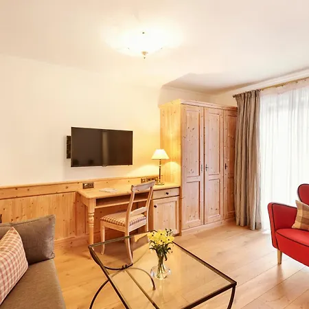 Hotel Auf Der Gsteig Gmbh
