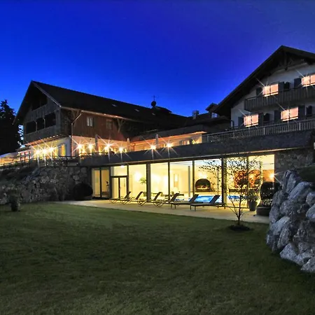 Hotel Auf Der Gsteig Gmbh 4*